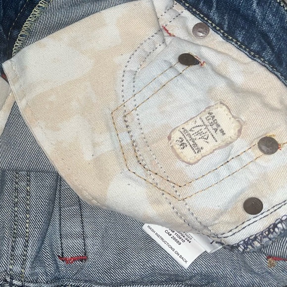 Chip & Pepper Vintage Distressed Denim skirt Size 26 (4) - Picture 5 of 7